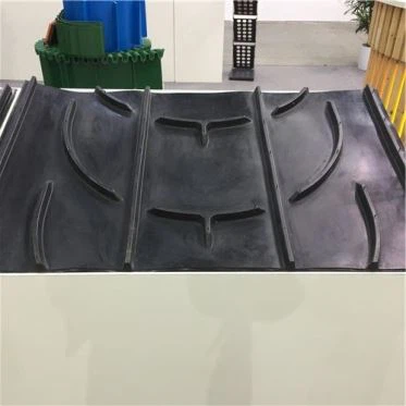 Dopravníkové pásy s drážkou Chevron